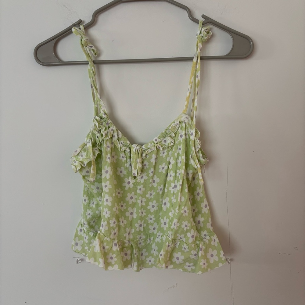 with jean light green and white floral ruffle cami cropped tank top.💚